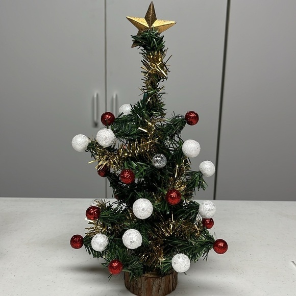 Mini decorated Christmas Tree - Picture 3 of 11